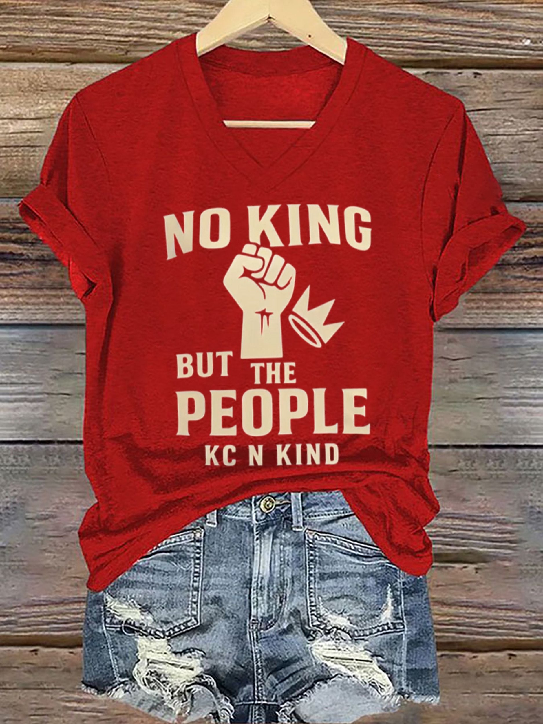 🔥Buy 3 Get 15% Off🔥Women's No Kings Print V Neck T-shirt