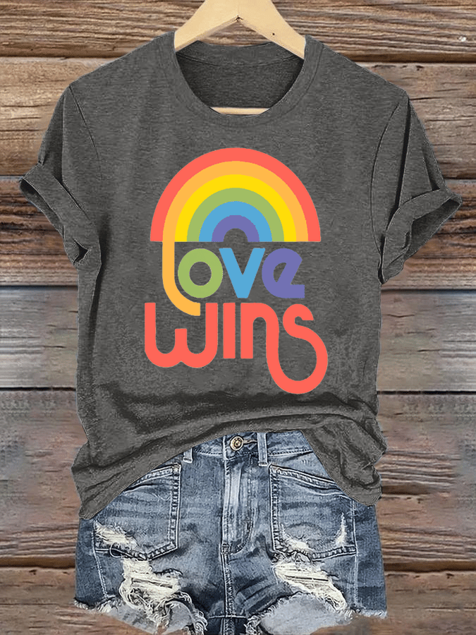 Women's Love wins with rainbow Oversized T-Shirt