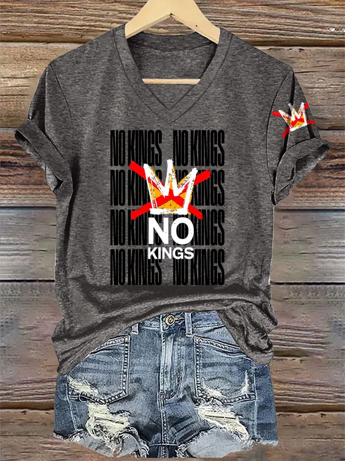 🔥Buy 3 Get 15% Off V-Neck Retro No Kings In America Print T-Shirt