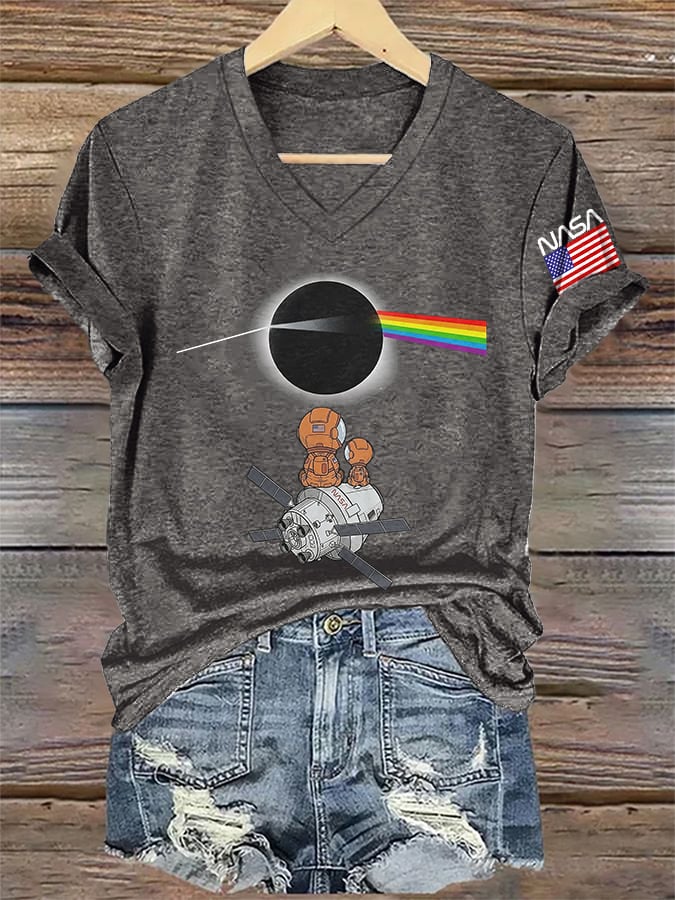 V-Neck Retro Artemis II See You On The Dark Side Of The Moon Print T-Shirt