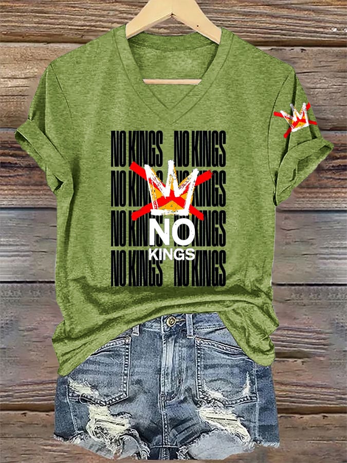 🔥Buy 3 Get 15% Off V-Neck Retro No Kings In America Print T-Shirt