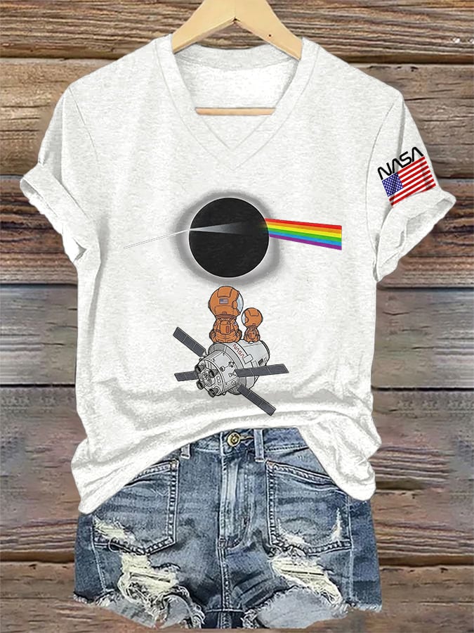 V-Neck Retro Artemis II See You On The Dark Side Of The Moon Print T-Shirt