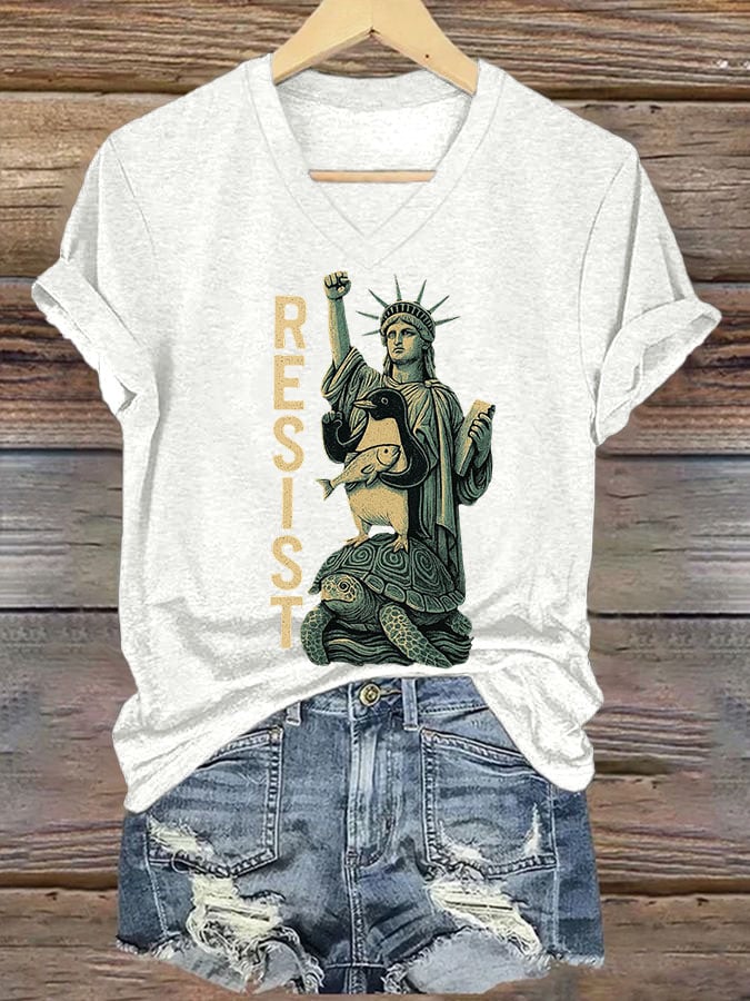 🔥Buy 3 Get 15% Off🔥Women's Penguins Flippers Up Printed V Neck T-shirt